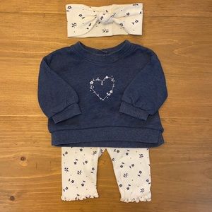 babyGAP Baby Outfit Set